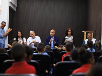 Unidad Educativa Nacional Rafael Napoleón Baute, en el sector José Félix Ribas de Petare, municipio Sucre del estado Miranda