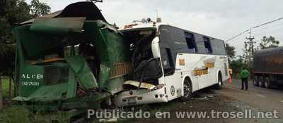 Bus con 35 Venezolanos a bordo sufrió un accidente y dejo varios heridos