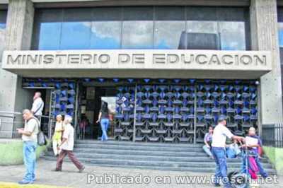 Ministerio de Educación deberá aumentar salario a los Docentes Administrativos y Obreros